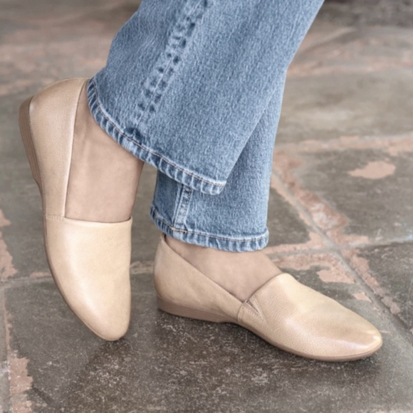 Dansko Larisa Loafer Flat Milled Linen Ivory Women's 9 - Picture 11 of 12